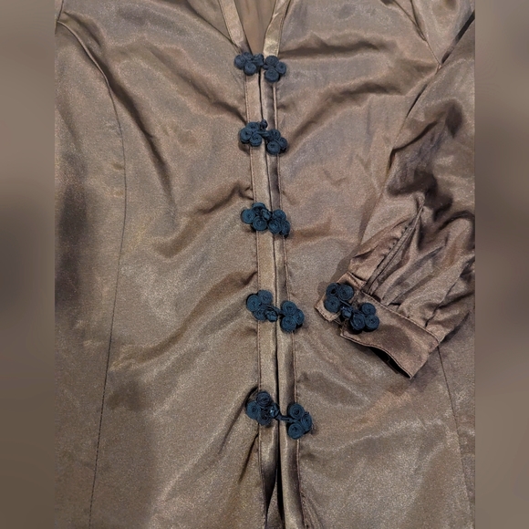 Le Chateau Size Medium Satiny Top - Picture 3 of 4